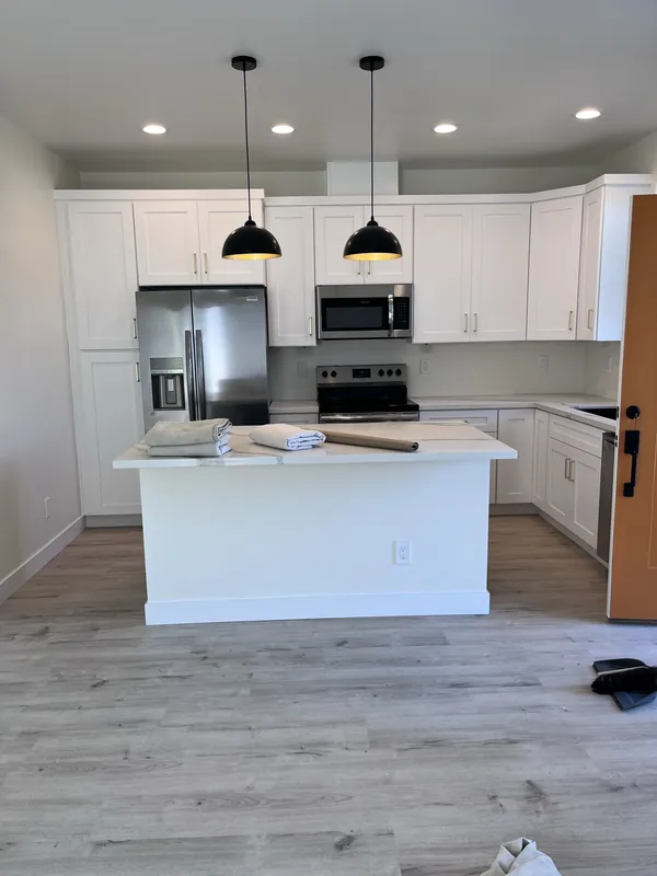 Kitchen island pendant lights and recessed lighting